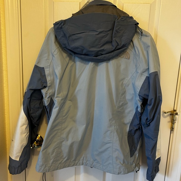 The North Face women’s blue and White Performance Jacket - Picture 3 of 7